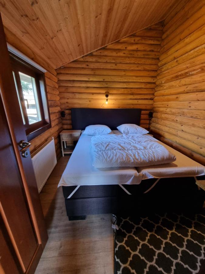 Finse Woning Op Camping De Tulpenweide Breezand Luaran gambar