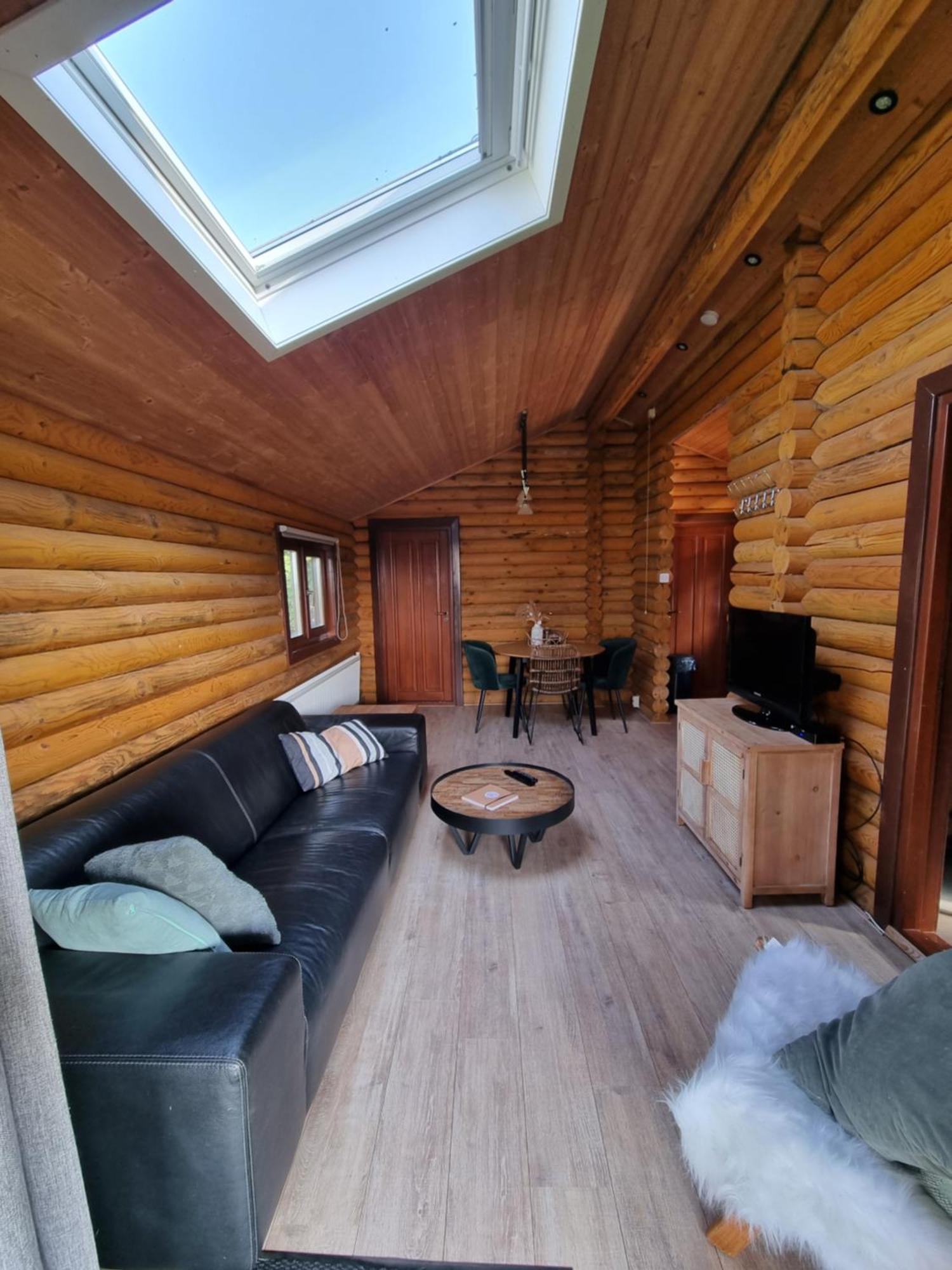 Finse Woning Op Camping De Tulpenweide Breezand Luaran gambar