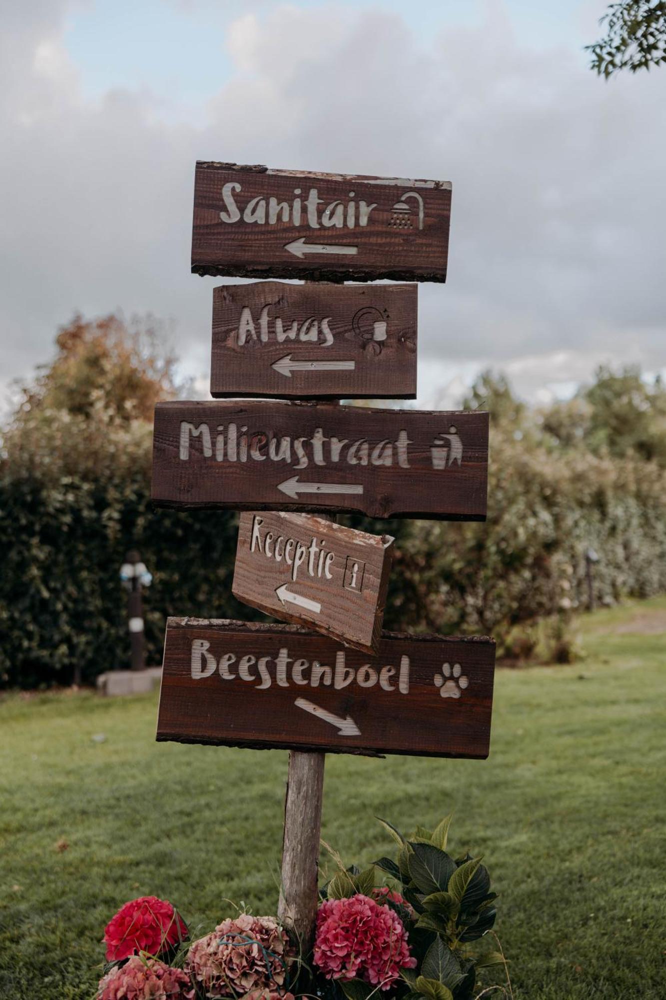 Finse Woning Op Camping De Tulpenweide Breezand Luaran gambar